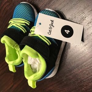 Cat & Jack boys sneakers size 4. NWT